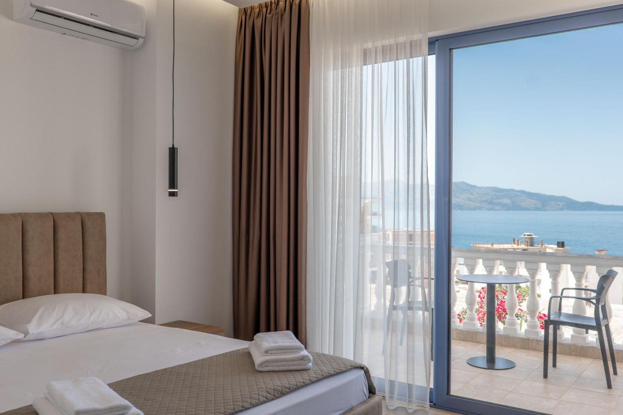 Keos Hotel Sarandë Exterior foto